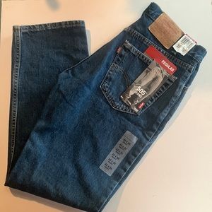 New with tags mens jeans. Size 33x30. Regular 505 jeans.
